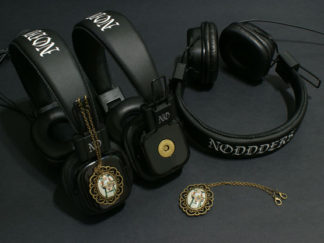 Retro headphones with pendants