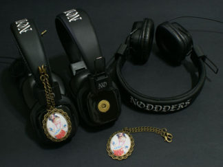 headphones with pendant