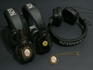 Collectable retro girl headphones with pendant